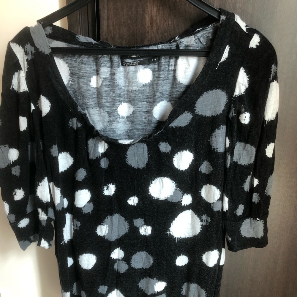Club Monaco short sleeve black white top polka dots bubbles S P